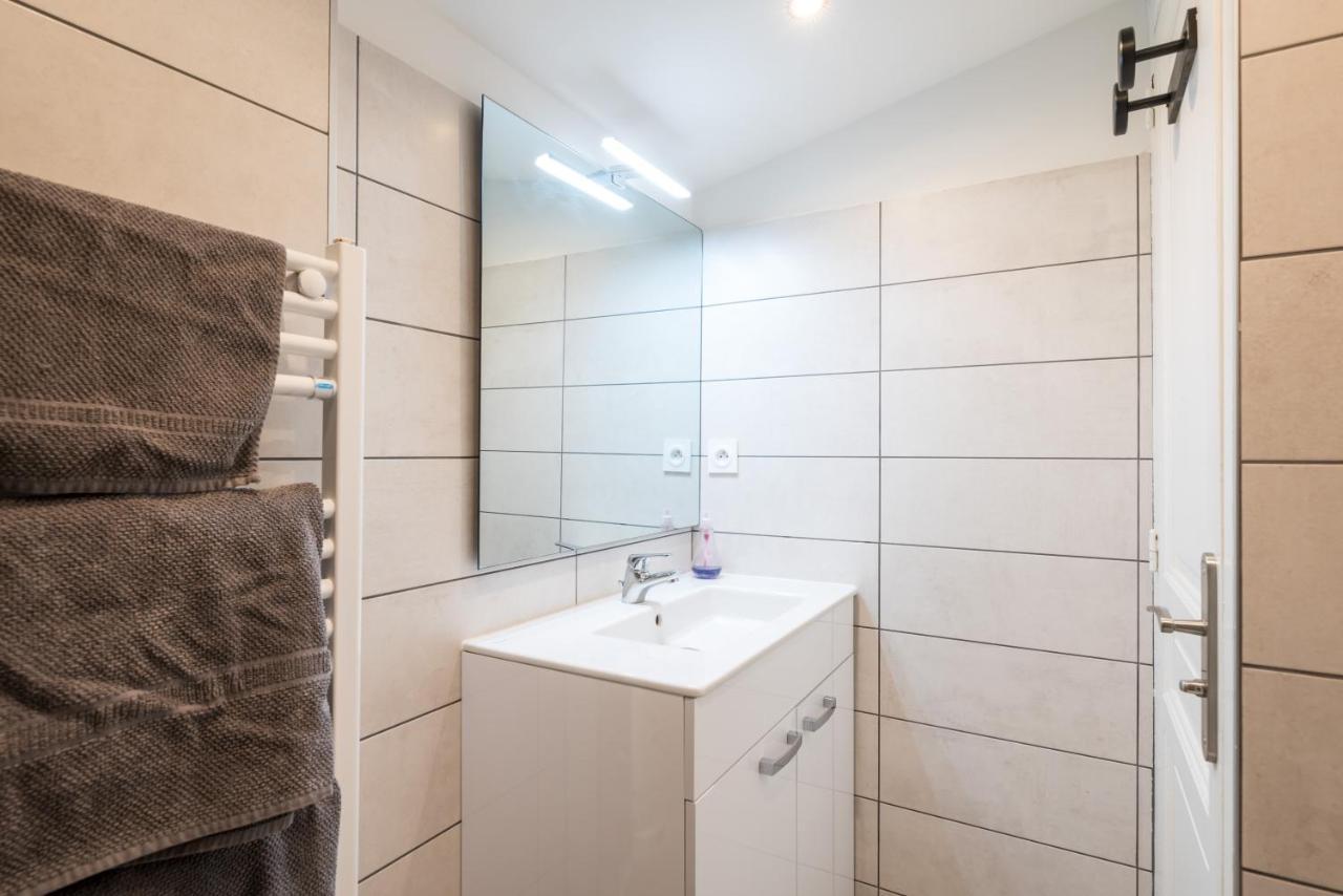 Appartement Netflix Centre De Vienne Pres De Lyon Luaran gambar