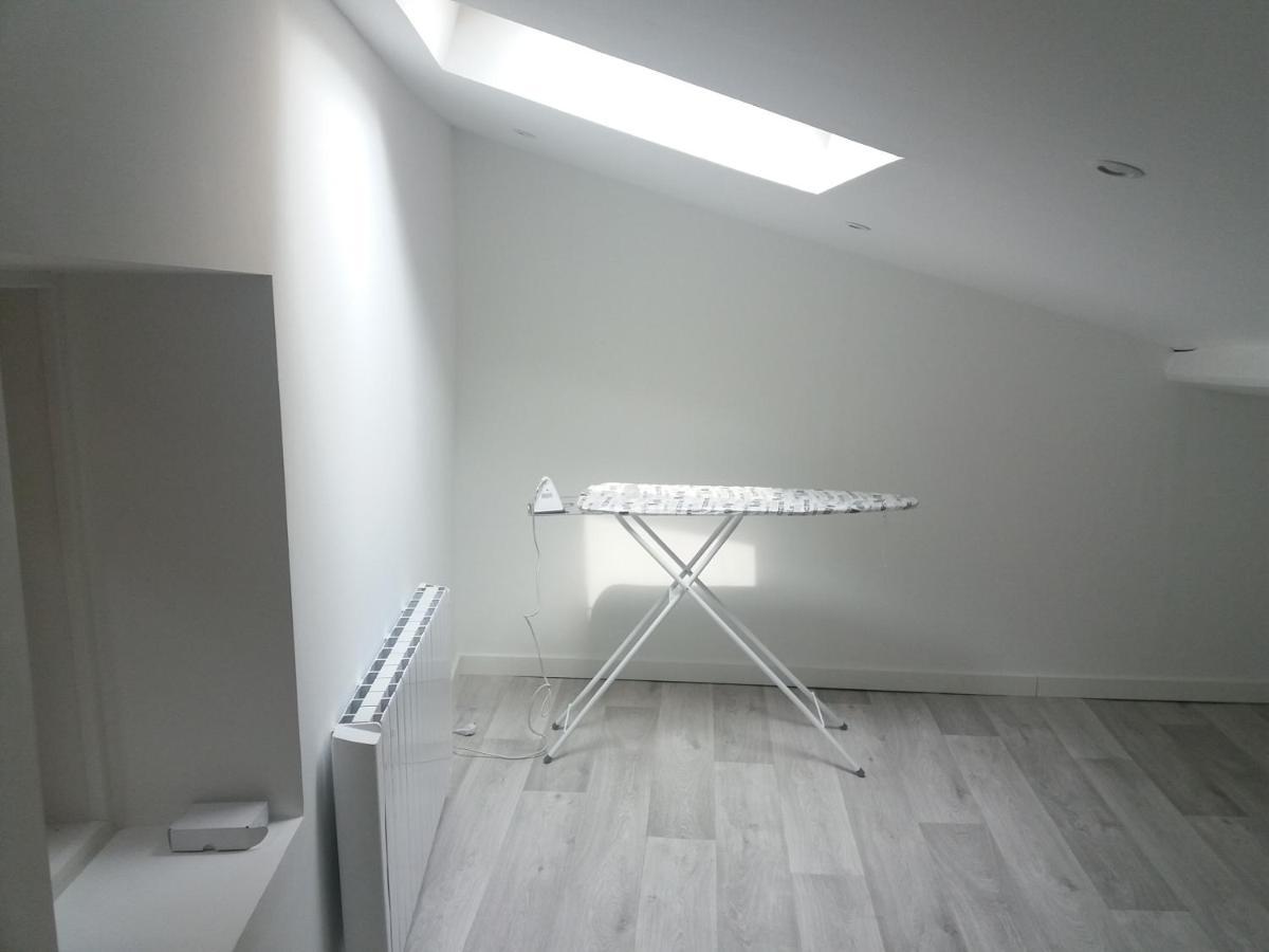 Appartement Netflix Centre De Vienne Pres De Lyon Luaran gambar