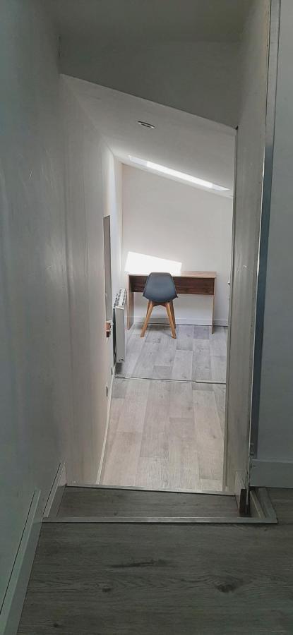 Appartement Netflix Centre De Vienne Pres De Lyon Luaran gambar